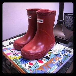 Classic Red Hunter Boots (Toddler girl, size 4)